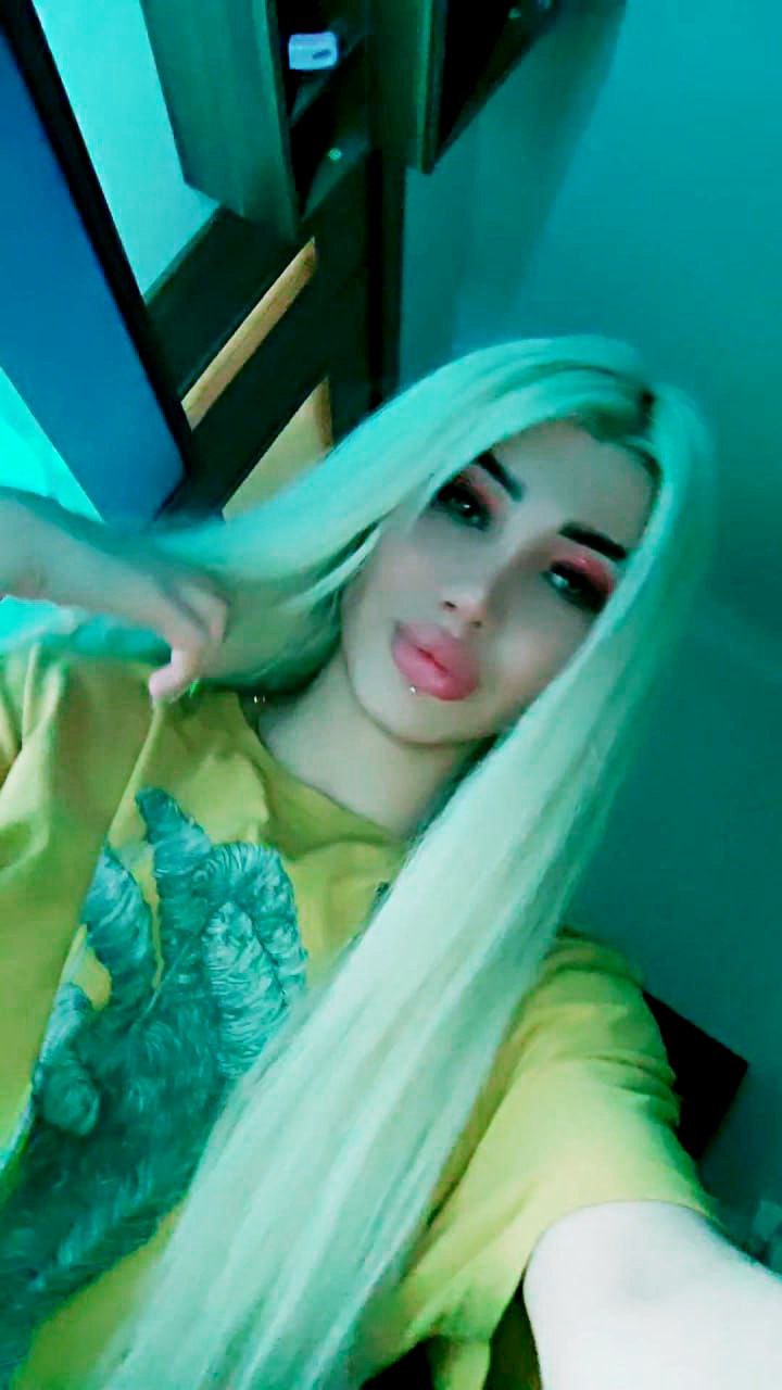 SophiaBabe22 Female,5'3 or under(160cm),Bisexual,German,Blue