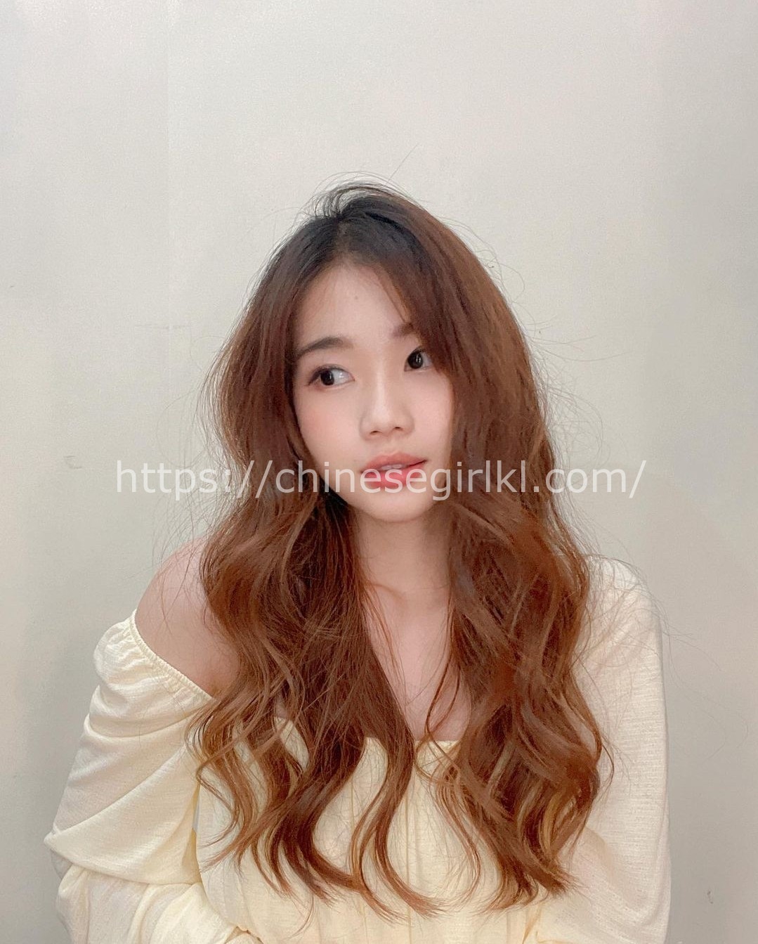 Babe21Erika1 5'3 or under(160cm),Bisexual,Tall,Green,Thai